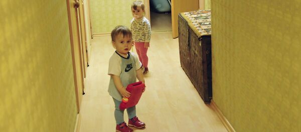 Дети из многодетной семьи, архивное фото - Sputnik Беларусь