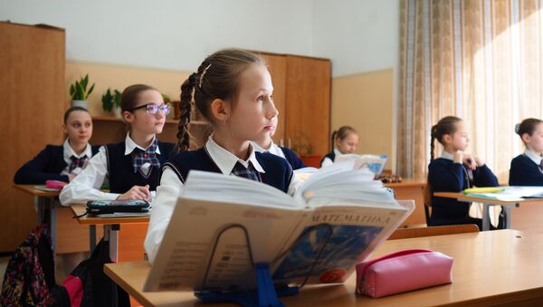 Дети на уроке математики в средней общеобразовательной школе - Sputnik Беларусь