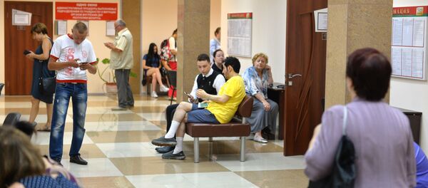 В миграционной службе Фрунзенского района Минска - Sputnik Беларусь