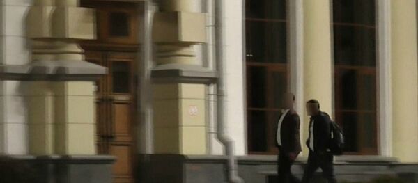 Обвиняемые идут на назначенную встречу - Sputnik Беларусь