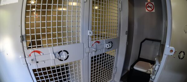 Автомобиль для перевозки подозреваемых Автомобиль для перевозки подозреваемых - Sputnik Беларусь