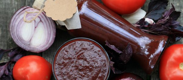 Соус Темная ночь – из фиолетового базилика и черной смородины - Sputnik Беларусь