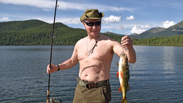 Президент РФ Владимир Путин во время рыбалки - Sputnik Беларусь