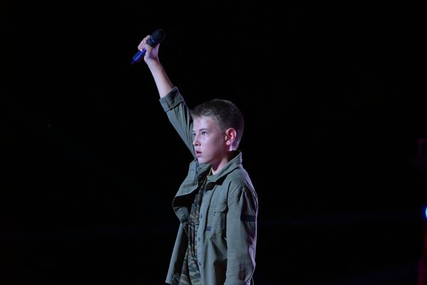 Фото с концерта Орленок - выступление юных артистов на сцене. - Sputnik Беларусь