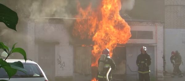МЧС опубликовало видео тушения подстанции в центре Минска - Sputnik Беларусь