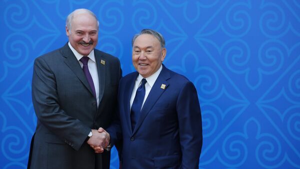 Президент Беларуси Александр Лукашенко (слева) и президент Казахстана Нурсултан Назарбаев - Sputnik Беларусь