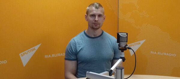 Фітнэс-трэнер, эксперт па бодзібілдынгу і здаровым харчаванні, аўтар праекта Сістэма цела Анатоль Гарачоў Фітнэс-трэнер, эксперт па бодзібілдынгу і здаровым харчаванні, аўтар праекта Сістэма цела Анатоль Гарачоў - Sputnik Беларусь