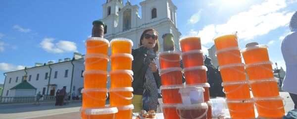 Медовый спас в минских храмах - Sputnik Беларусь