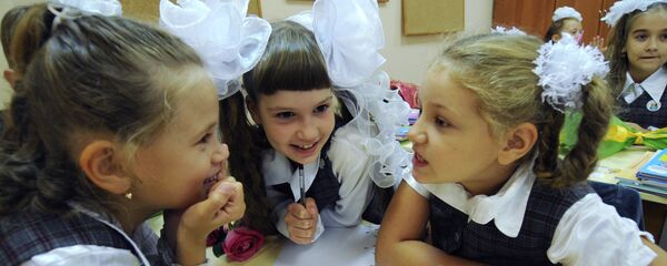 Дети на 1 сентября в одной из школ - Sputnik Беларусь