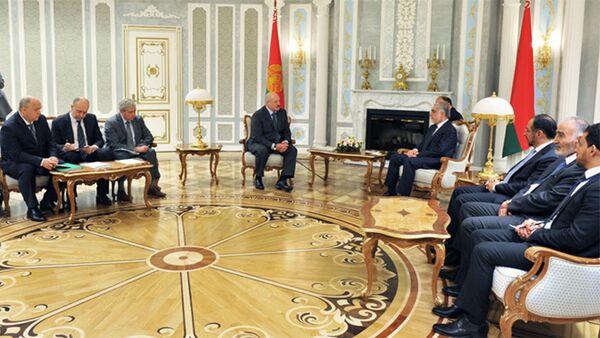 Президент Беларуси Александр Лукашенко на встрече с главой исполнительной власти Афганистана Абдуллой Абдуллой - Sputnik Беларусь