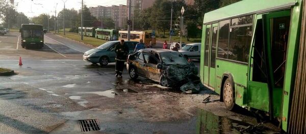 ДТП такси и рейсового автобуса в Минске - Sputnik Беларусь