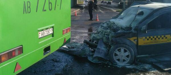 Фото ДТП с участием автобуса и такси - Sputnik Беларусь
