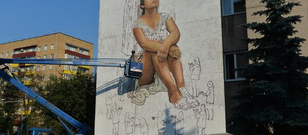 Создание нового мурала на Немиге - Sputnik Беларусь