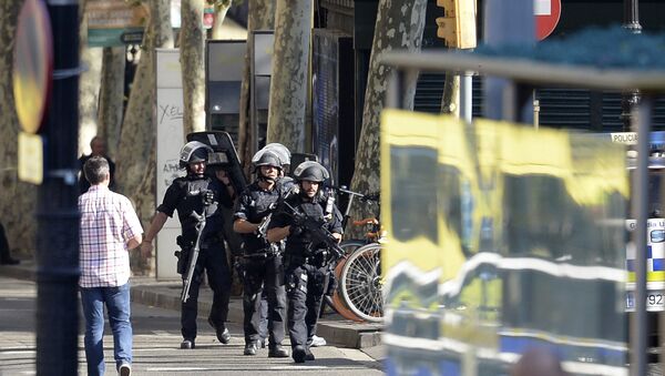 Полиция на месте теракта в Барселоне - Sputnik Беларусь