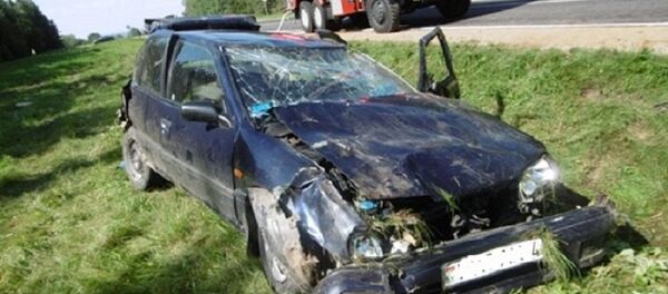 Nissan опрокинулся в Островецком районе - Sputnik Беларусь