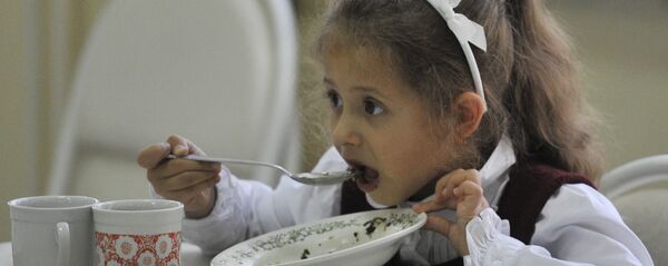 Школьная сталовая, архіўнае фота Школьная сталовая, архіўнае фота - Sputnik Беларусь