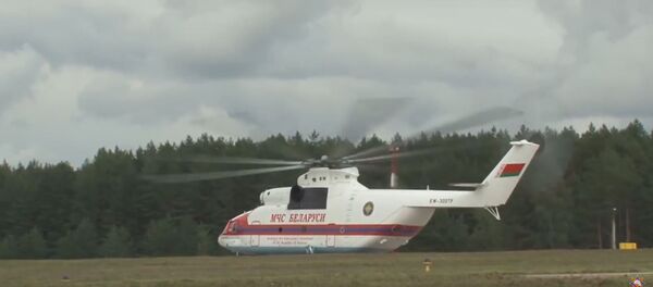 Вертолет МЧС Беларуси направляется в Грузию для тушения пожаров, видео - Sputnik Беларусь
