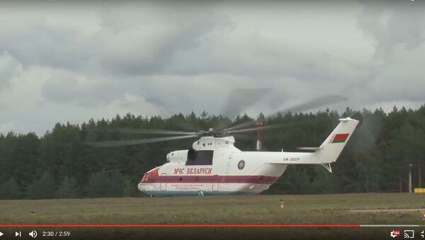 Вертолет МЧС Беларуси направляется в Грузию для тушения пожаров, видео - Sputnik Беларусь