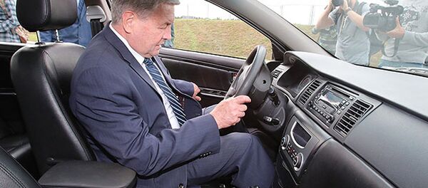 Семашко за рулем Geely SC7 - Sputnik Беларусь