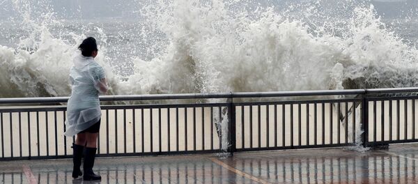 Мощный тайфун Хато обрушился на Гонконг и южное побережье Китая - Sputnik Беларусь