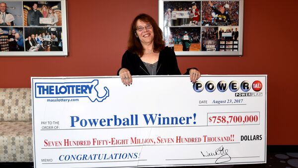 Медработник Массачусетского медцентра Mercy Мэвис Уончик выиграла в лотерею Powerball более 758 миллионов долларов - Sputnik Беларусь