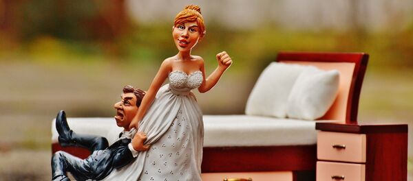 Многие женщины сознательно выбирают подкаблучников - Sputnik Беларусь