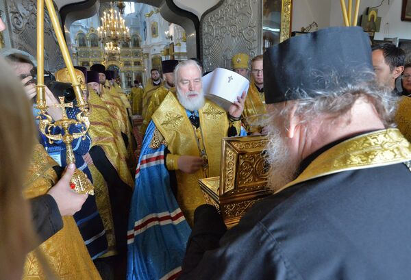Ковчег с мощами встречал митрополит Минский и Заславский Павел, Патриарший Экзарх всея Беларуси - Sputnik Беларусь