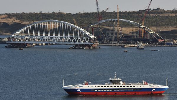 Вид на железнодорожную арку моста через Керченский пролив - Sputnik Беларусь