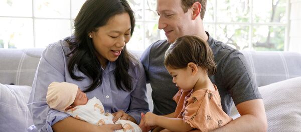 Марк Цукерберг с супругой  и детьми - Sputnik Беларусь