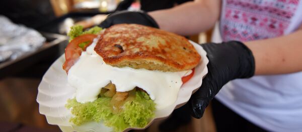 В Гомеле изобрели дранбургер В Гомеле изобрели дранбургер - Sputnik Беларусь