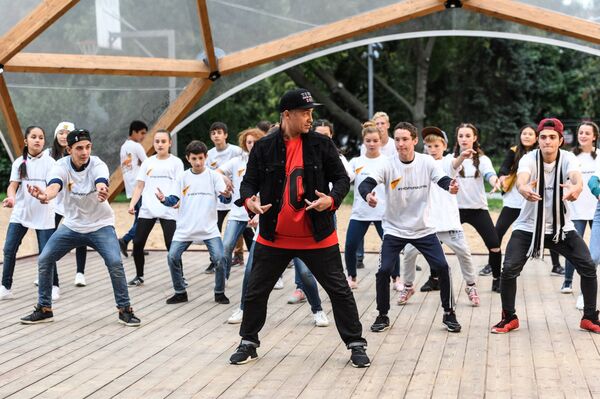 Sputnik подарил детям из шоу Ты супер! Танцы мастер-класс от Тодес - Sputnik Беларусь