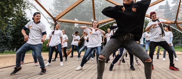 Sputnik подарил детям из шоу Ты супер! Танцы мастер-класс от Тодес Sputnik подарил детям из шоу Ты супер! Танцы мастер-класс от Тодес - Sputnik Беларусь