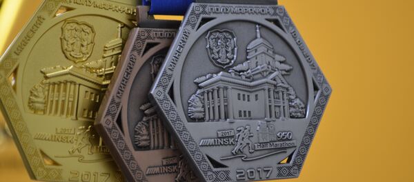 Медали Минского полумарафона-2017 - Sputnik Беларусь