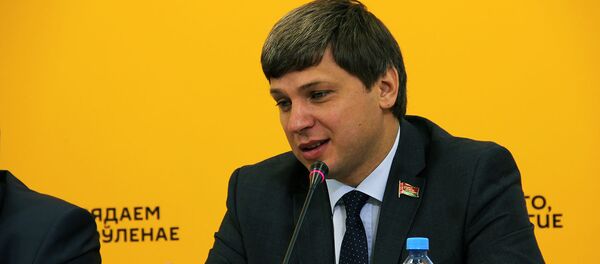 Знаменитый спортсмен, председатель федерации легкой атлетики, депутат Палаты представителей Вадим Девятовский - Sputnik Беларусь