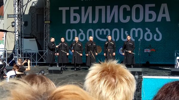 На открытии Тбилисоба грузины пели Купалинку - Sputnik Беларусь