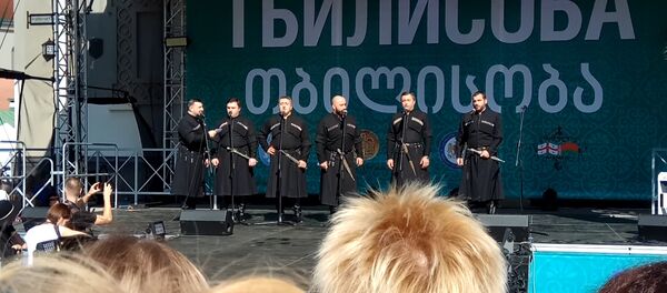 Відэафакт: на фестывалі Тбілісоба грузіны спявалі Купалінку Відэафакт: на фестывалі Тбілісоба грузіны спявалі Купалінку - Sputnik Беларусь