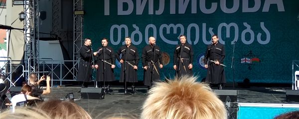Відэафакт: на фестывалі Тбілісоба грузіны спявалі Купалінку - Sputnik Беларусь