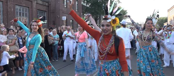 В Минске проходит карнавал-закрытие фестиваля VULICA BRASIL - Sputnik Беларусь