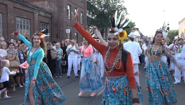 В Минске проходит карнавал-закрытие фестиваля VULICA BRASIL - Sputnik Беларусь