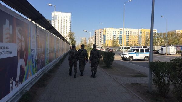 Военные Нацгвардии патрулируют улицы в Астане после массовой драки с участием иностранных рабочих - Sputnik Беларусь