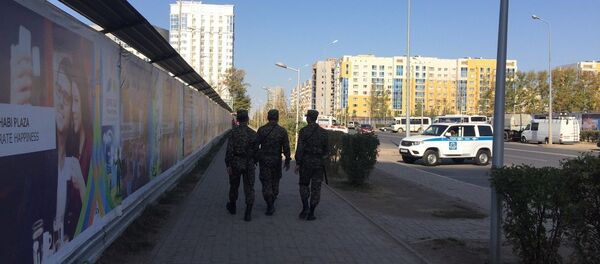 Военные Нацгвардии патрулируют улицы в Астане после массовой драки с участием иностранных рабочих - Sputnik Беларусь