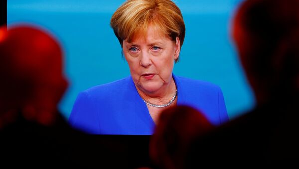 Канцлер Германии Ангела Меркель во время дебатов с Мартинов Шульцем - Sputnik Беларусь