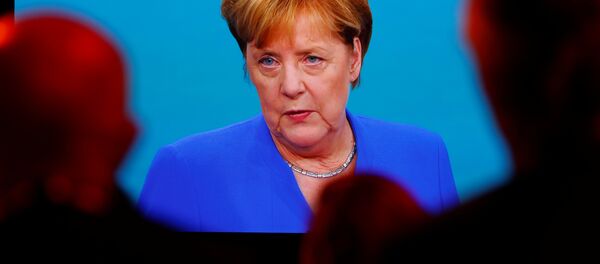 Канцлер Германии Ангела Меркель во время дебатов с Мартинов Шульцем - Sputnik Беларусь