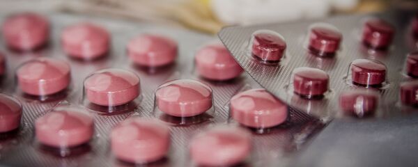 Урачам параілі больш не выпісваць папулярныя лекі ад кашлю Урачам параілі больш не выпісваць папулярныя лекі ад кашлю - Sputnik Беларусь