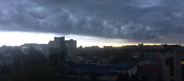 Дождь в Минске Дождь в Минске - Sputnik Беларусь