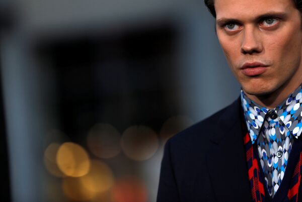 Билл Скарсгард исполнил роль адского клоуна Пеннивайза - Sputnik Беларусь