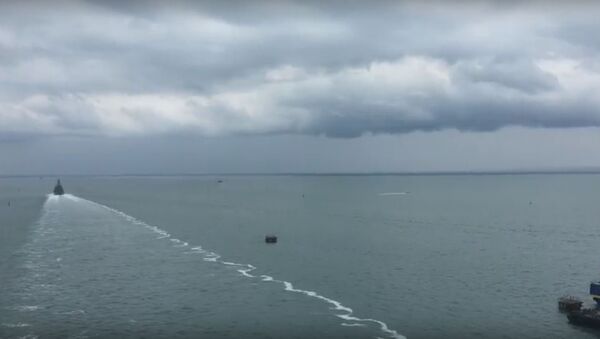 Корабль Азов прошел под аркой Крымского моста, видео - Sputnik Беларусь