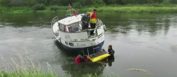 Как спасатели снимали с мели яхту норвежских туристов - Sputnik Беларусь