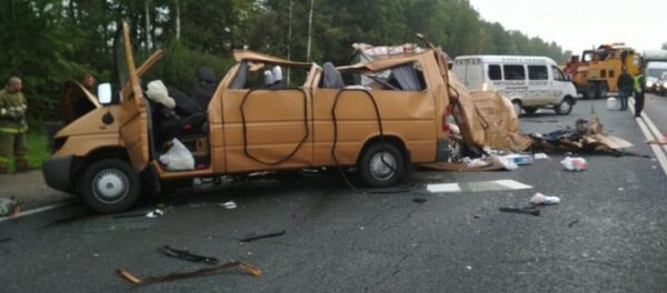 На месте ДТП под Смоленском, в котором погибли пятеро белорусов - Sputnik Беларусь