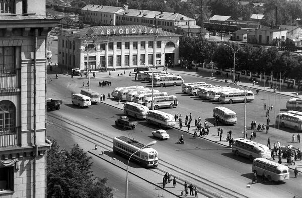 Автовокзал города Минска, 1968 год. Сейчас на этом месте ТЦ Galileo. - Sputnik Беларусь